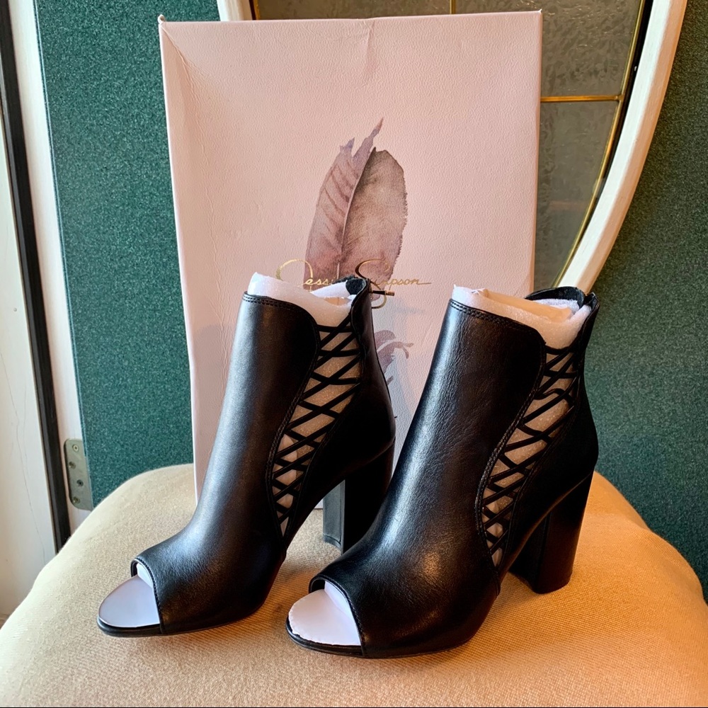NWT Jessica Simpson Black Heels